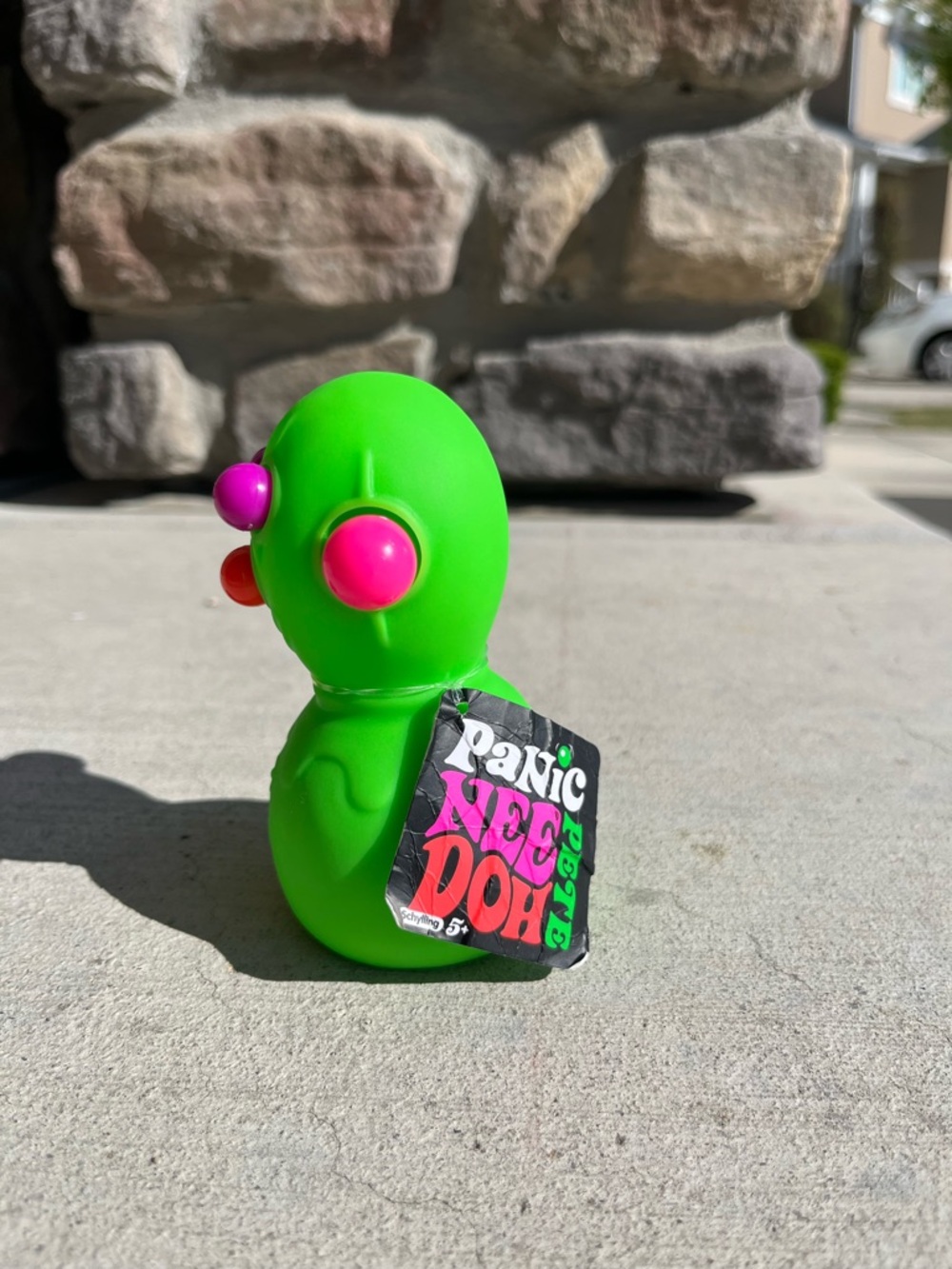 NeeDoh Panic Pete Set of 2 Schylling Sensory Squeeze Toy Pink Green Viral - Picture 6 of 7